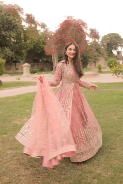 Pakistani Party Elegant Pink Net Pishwas - Image 3