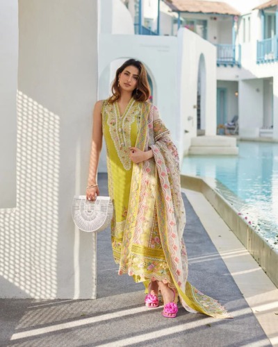 Elegant Pakistani Yellow Embroidered Salwar Kameez - Image 4