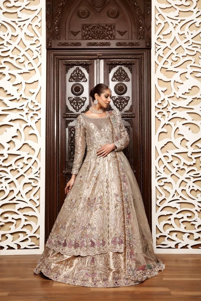 Pakistani Bridal Silver-Grey Pishwas Lehenga