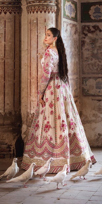 Pakistani Wedding Open Pishwas Lehenga Dress - Image 2