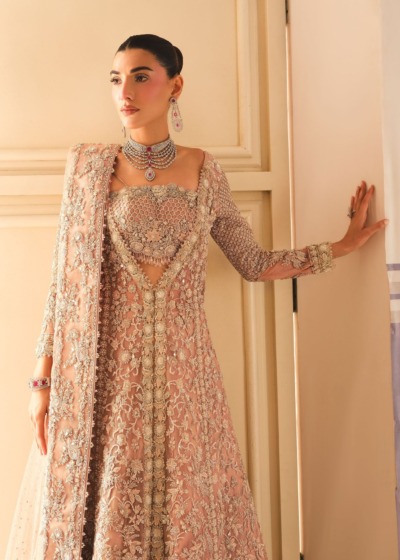 Pakistani Wedding Wear: Elegant Styles for Your Big Day